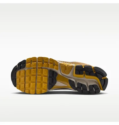 Кроссовки мужские Nike Zoom Vomero 5 Brown HF1553-301