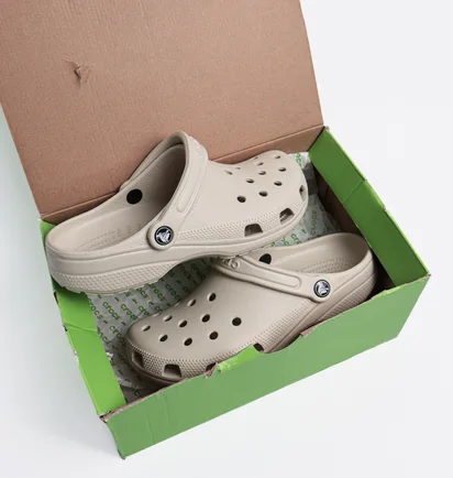 Тапочки унісекс Crocs Classic Clog Beige 10001-2Y2