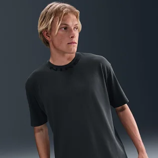 Футболка мужская Nike Sportswear Black HV0140-060