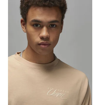 Лонгслив мужской Air Jordan Long Sleeve T-Shirt X Union La Beige DV7341-296