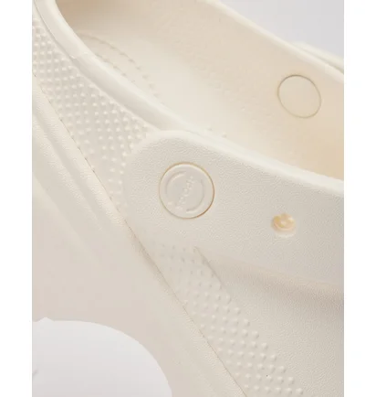 Тапочки жіночі CROCS Stomp Clog Beige 209347-0WV
