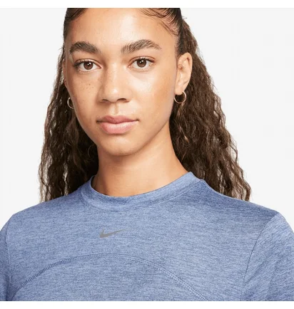 Лонгслів жіночий Nike Womens Dri-Fit Swift Element Uv Top Light Blue FB4297-493