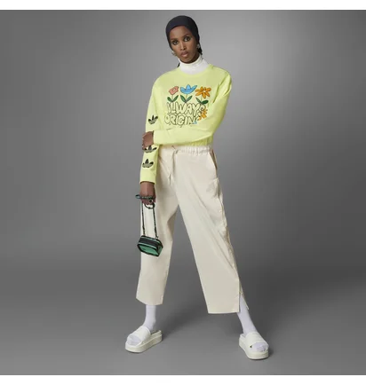Футболка женская Adidas T-Shirt Graphic Ls Yellow HC5428