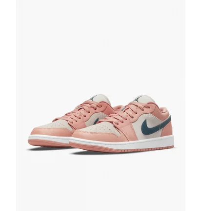 Кросівки жіночі Air Jordan Womens Shoe Pink/White DC0774-800