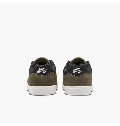 Кроссовки мужские Nike Malor Medium Olive FV6064-200