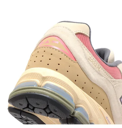 Кросівки жіночі New Balance 2002R Hiking Pack Beige M2002Rwl