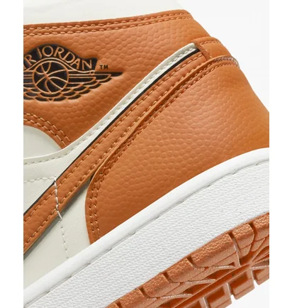 Кросівки жіночі Air Jordan 1 Mid Se Brown/Beige Dv1302-100