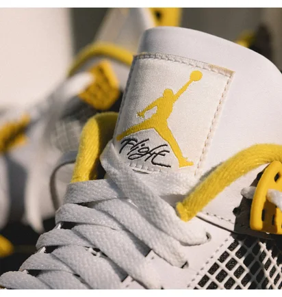 Кроссовки женские Air Jordan 4 Retro White AQ9129-101