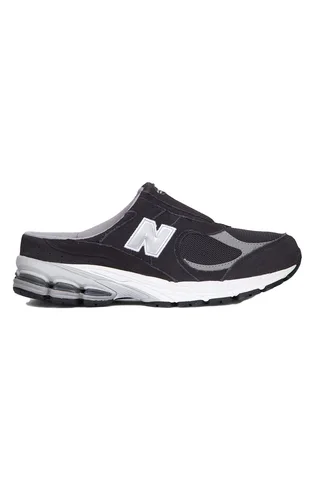 Тапочки мужские New Balance 2002R Shoes Black M2002Rmc