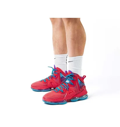 Кроссовки унисекс Nike Lebron Xix "Kings Crown" Red Cz0203-600