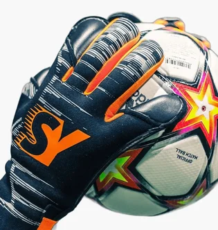 Перчатки вратарские Synergy Famous Blackout Black SY2503