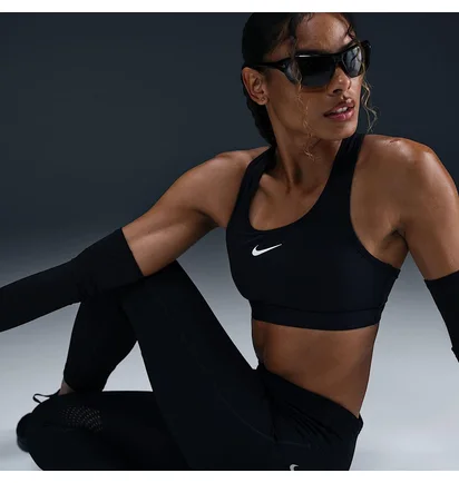 Леггинсы женские Nike W Fast Mr 7/8 Tight Nvlt Black HV8900-010