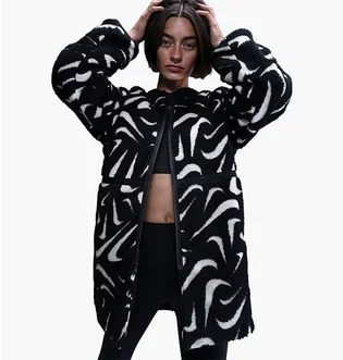 Куртка женская Nike Sportswearloose Jacket Black FV8025-010