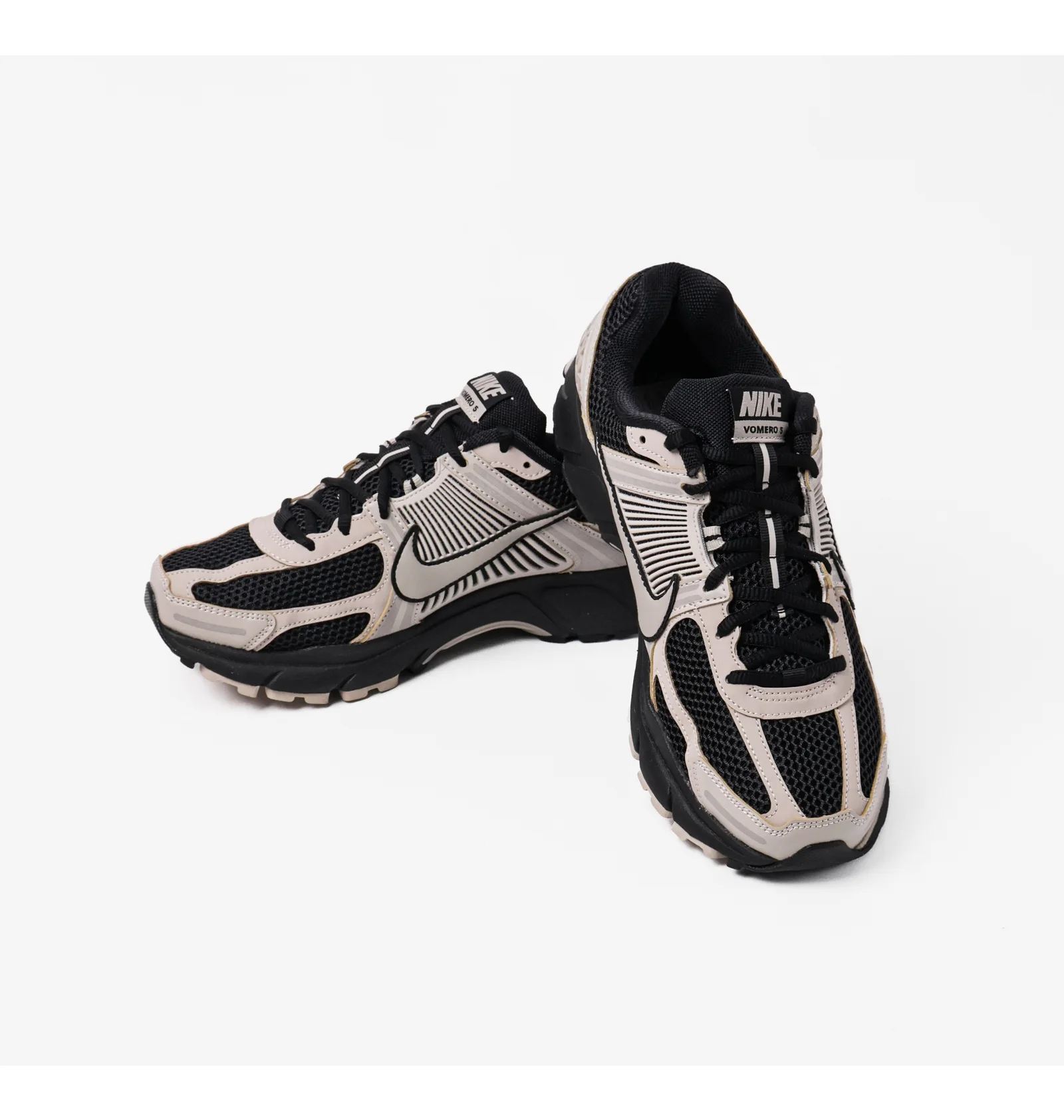 ᐉ Кросівки унісекс Nike Zoom Vomero 5 Beige FJ4151-008 - придбати