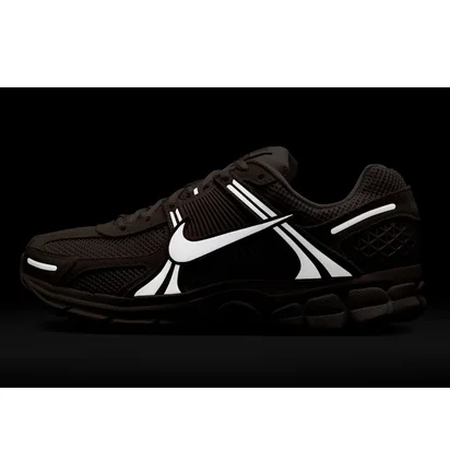 Кроссовки женские Nike Zoom Vomero 5 Pink HQ0458-600