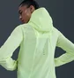 Вітровка жіноча Nike Swift Green HQ0650-701