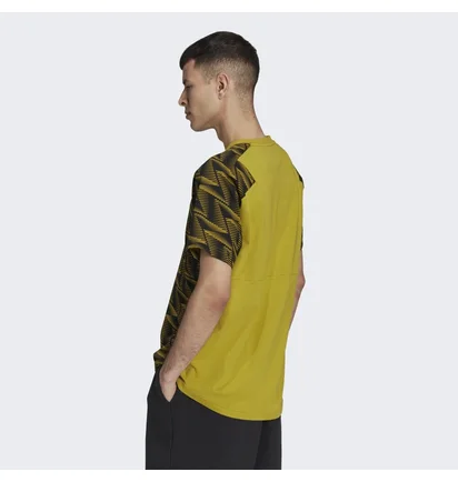 Футболка чоловіча Adidas Designed For Gameday Travel Tee Yellow/Black Hn9098