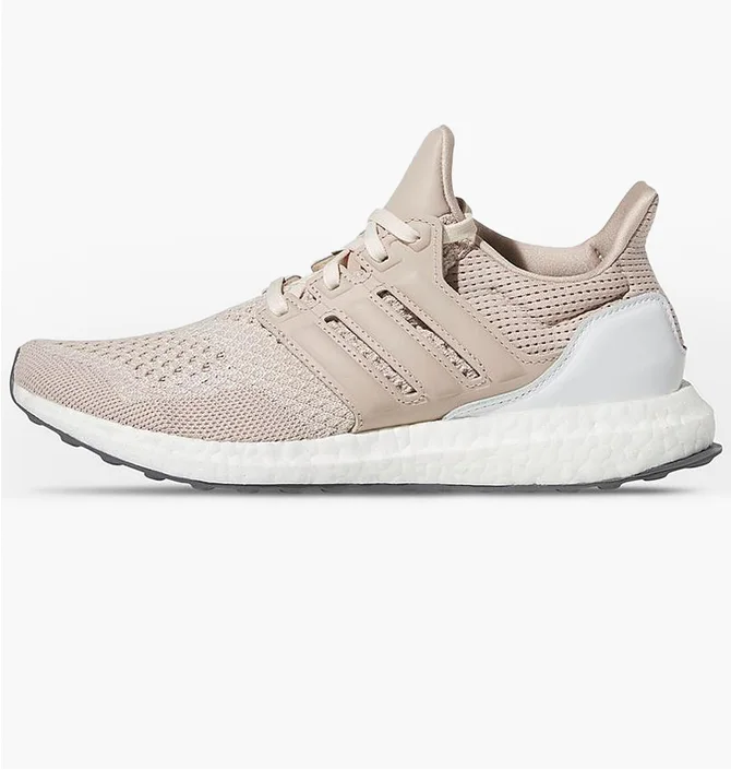 Кросівки жіночі Adidas Ultraboost 1.0 Running Shoes Beige Hq2195