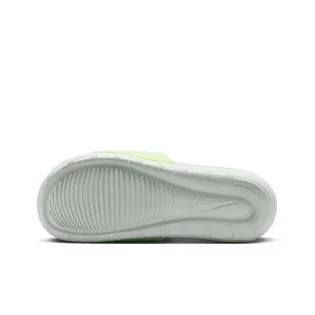 Тапочки женские Nike Victori One Green CN9677-010