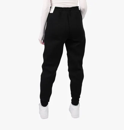Брюки женские Nike Sportswear Tech Fleece Jogger Pants Black FB8330-010