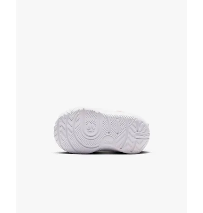Кросівки дитячі Nike Team Hustle D 11 White DV8995-102