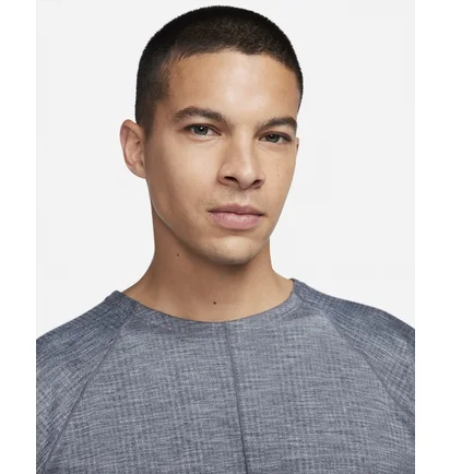 Лонгслів чоловічий Nike Yoga MenS Dri-Fit Crew Top Grey FB7775-065