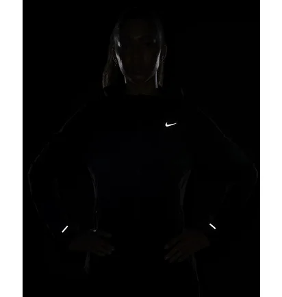 Вітровка жіноча Nike Swift Uv Black FB7480-010