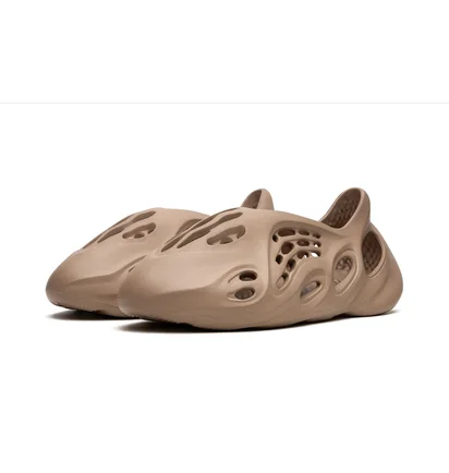 Тапочки мужские Adidas Yeezy Foam Runner Brown GV6842