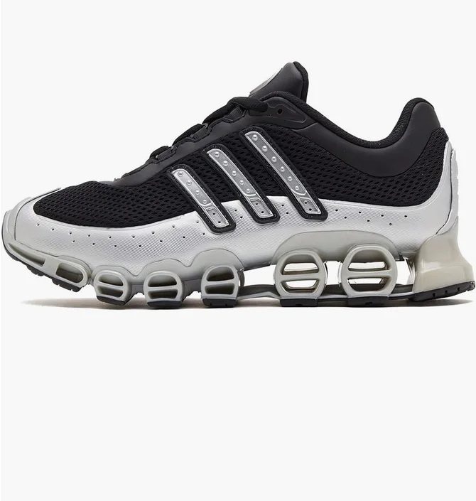 Кроссовки женские Adidas Megaride Black/White ID6601