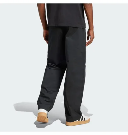 Штани чоловічі Adidas Trefoil Essentials Chinos Black JD2442