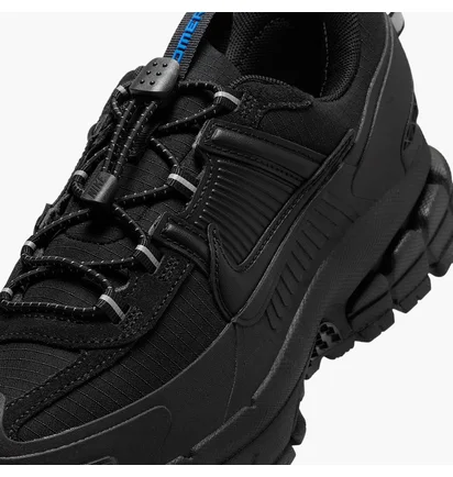 Кроссовки женские Nike Zoom Vomero Roam WomenS Winterized Shoes Black HQ2181-004