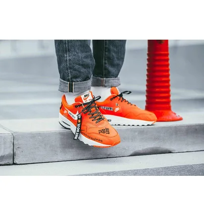 Кроссовки женские Nike Wmns Air Max 1 Lx Orange 917691-800