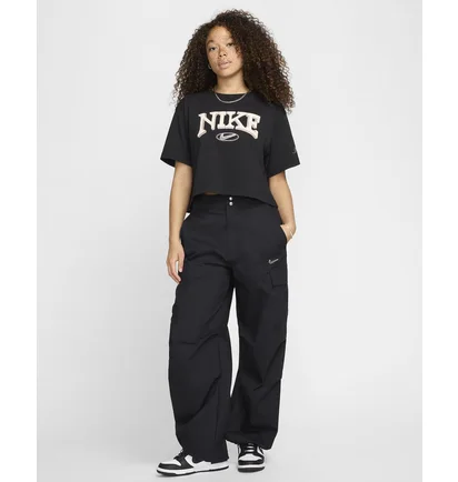 Футболка жіноча Nike T-Shirt Sportswear Black FZ2855-010
