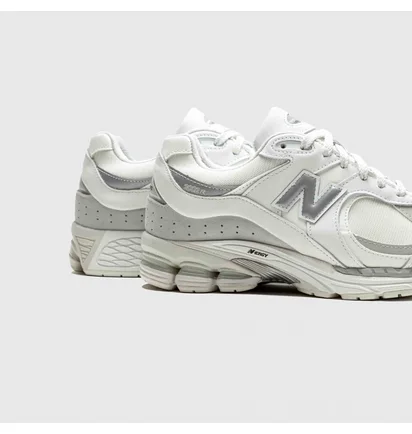 Кроссовки мужские New Balance Gore-Tex Beige M2002RXM