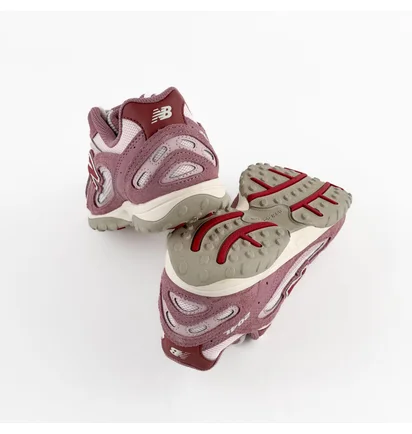 Кросівки жіночі New Balance 204L Pink U204L7AM