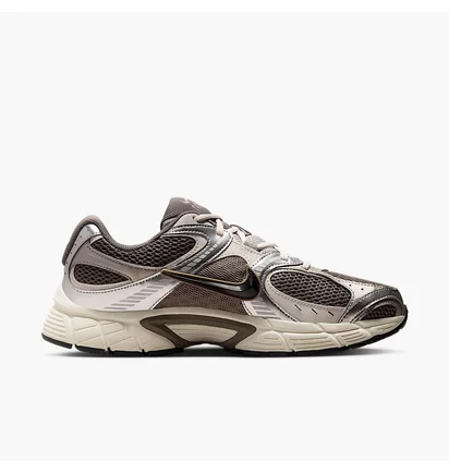 Кросівки чоловічі Nike V5 Rnr Brown HJ5228-200