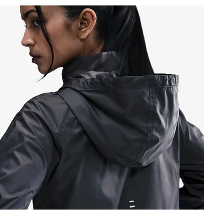 Вітровка жіноча Nike Tempo Repel Black HV5769-010