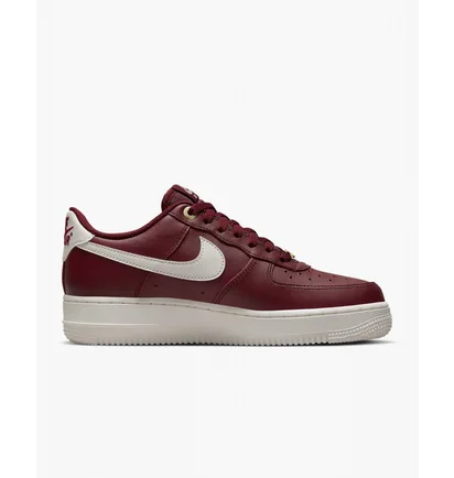 Кросівки жіночі Nike Air Force 1 07 Premium Red Dz5616-600