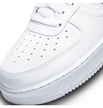 Кросівки чоловічі NIKE Air Force 1 `07 White FJ4209-100