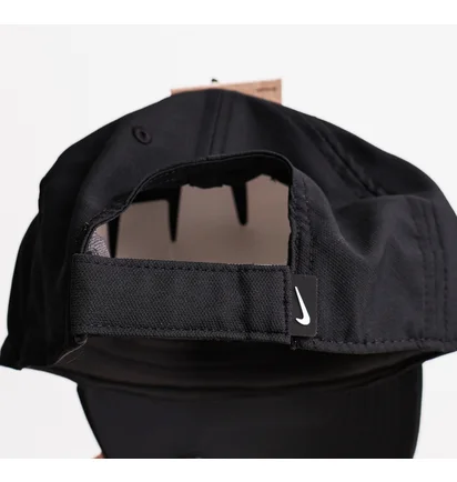 Кепка унисекс Nike Dri-Fit Club Cap Structured Swoosh Hat Black FB5625-010