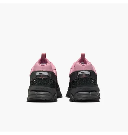 Кросівки жіночі Nike Zoom Vomero Roam Pink HQ2181-003
