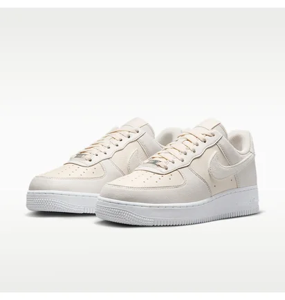 Кроссовки женские Nike Air Force 1 07 Next Nature WomenS Shoes Beige HQ3905-001