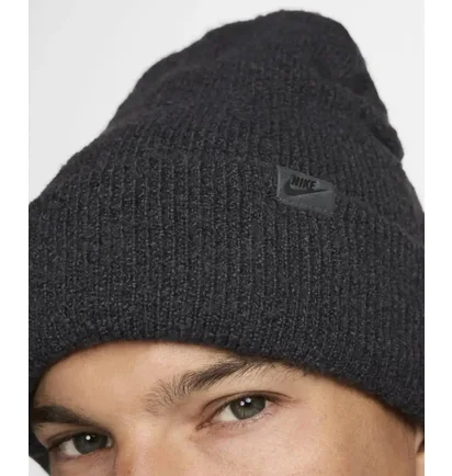 Шапка унісекс Nike Peak Beanie Tc Cozy Black FZ2125-060