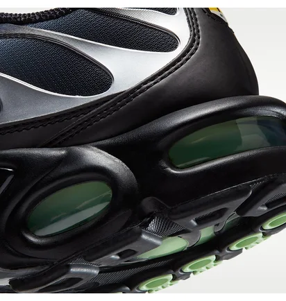 Кроссовки мужские Nike Air Max Plus MenS Shoe Black/Grey CZ7552-001