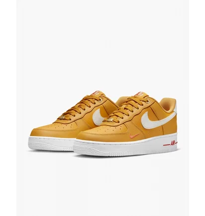 Кросівки жіночі Nike Air Force 1 07 Se Yellow Dq7582-700