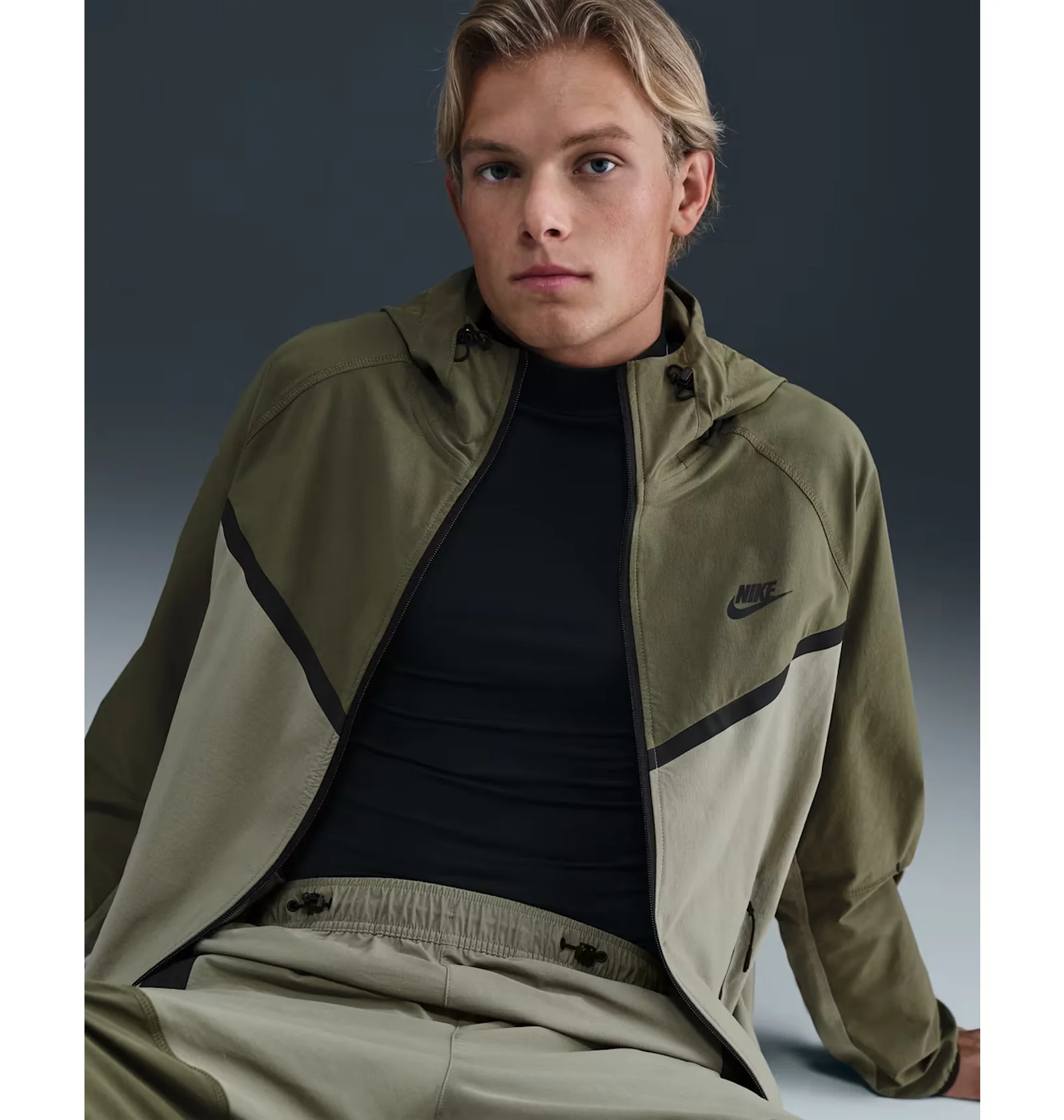 ᐉ Вітровка чоловіча Nike Tech Woven Olive HM7151-321 - придбати в