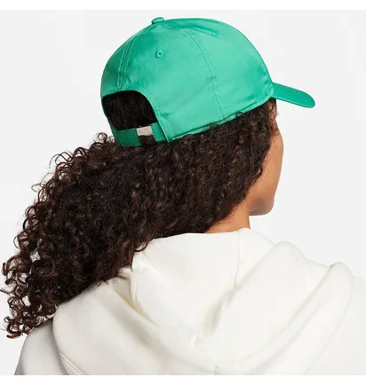 Кепка унисекс Nike Nk Df Club Cap U Cb Mtswsh L Green FB5372-324