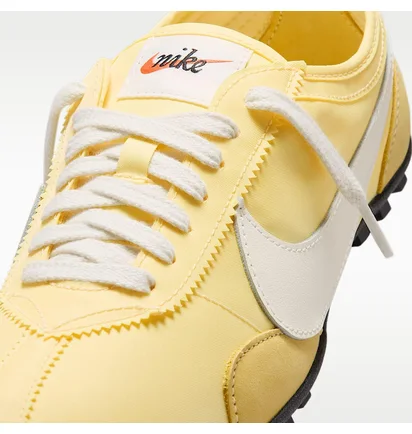 Кроссовки женские Nike Moon Shoe Og Yellow IW0955-700