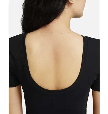 Футболка женская Nike Sportswear Chill Knit Tight Scoop-Back Short-Sleeve Mini-Rib Top Black FN3664-010