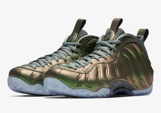 Кроссовки женские Nike Air Foamposite One Metallic AA3963-001